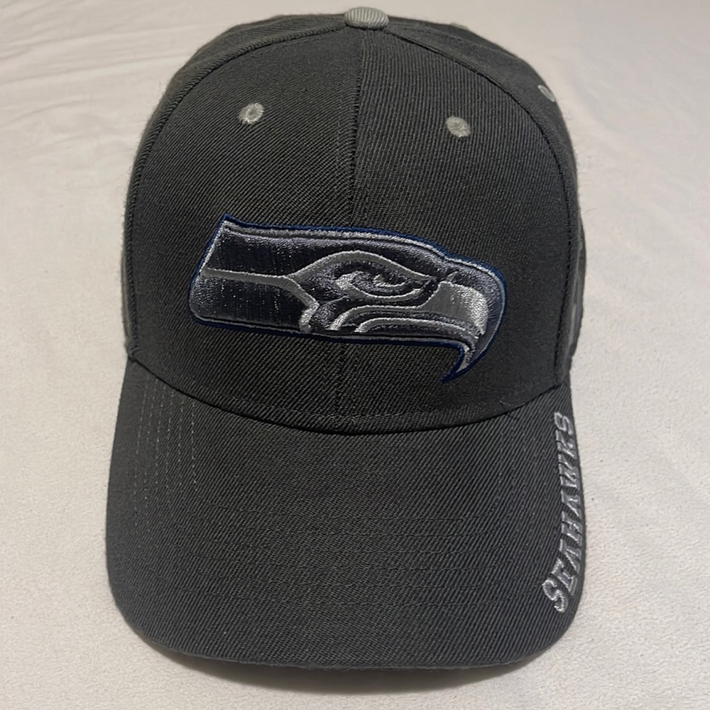 Seattle Seahawk Grey Baseball Style Cap Velcro Hat
